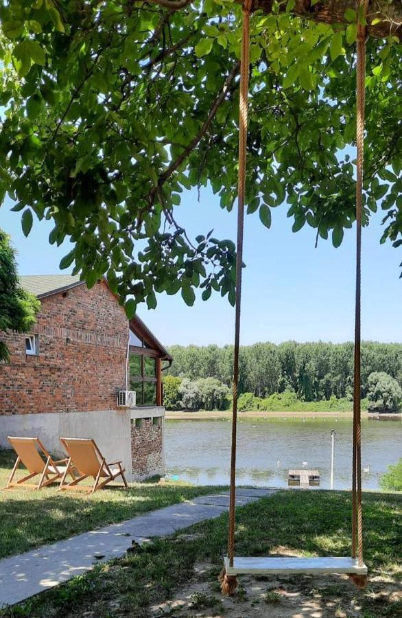 Villa Kuca Ribarev San à Beocin Extérieur photo