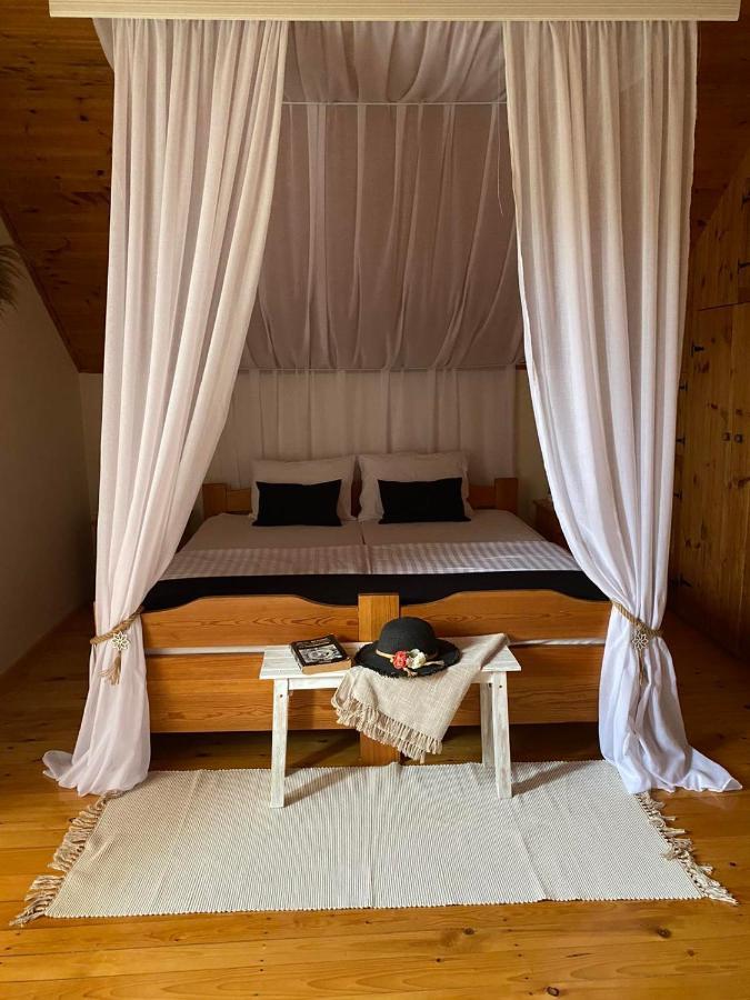 Villa Kuca Ribarev San à Beocin Extérieur photo